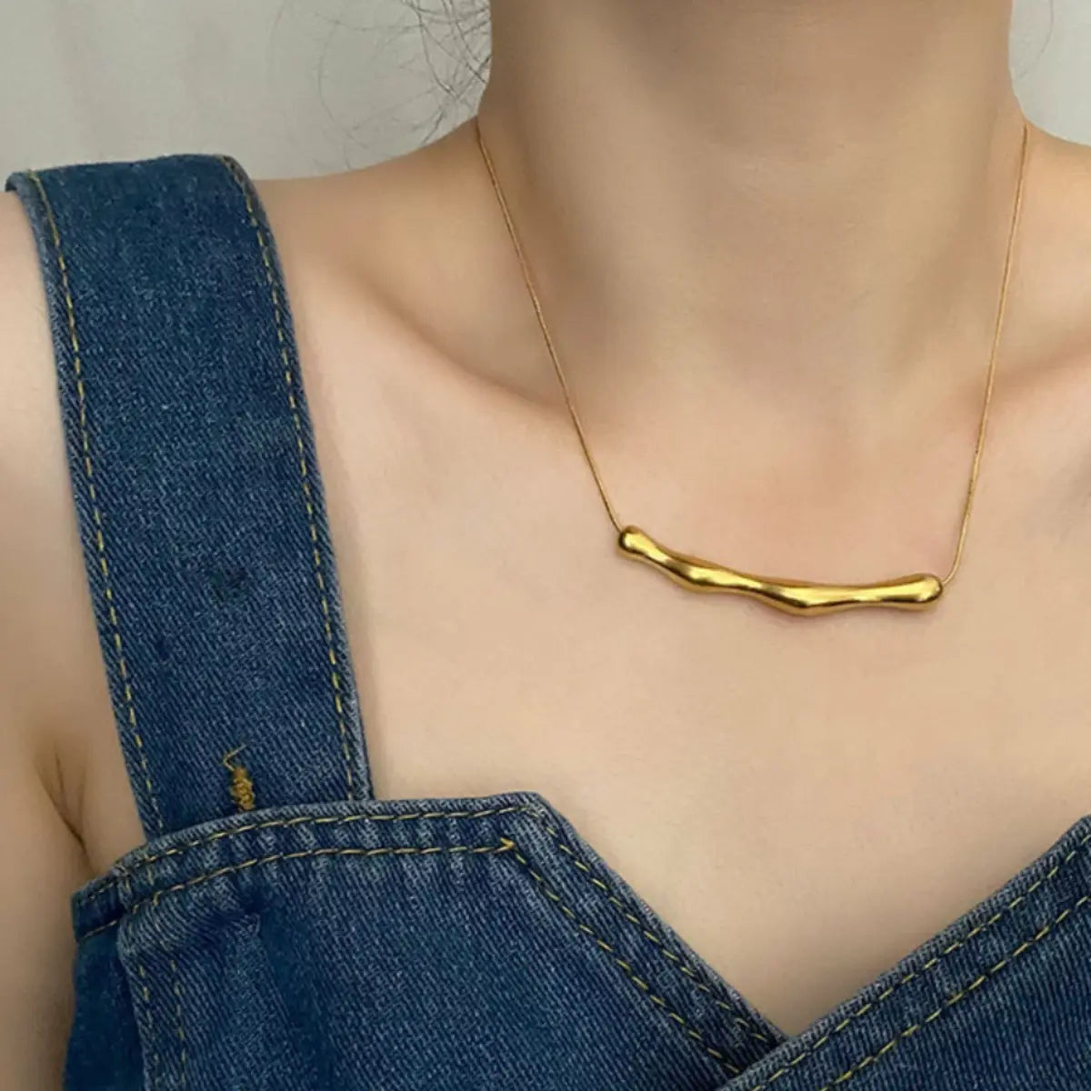 Abstract Wave Pendant Necklace