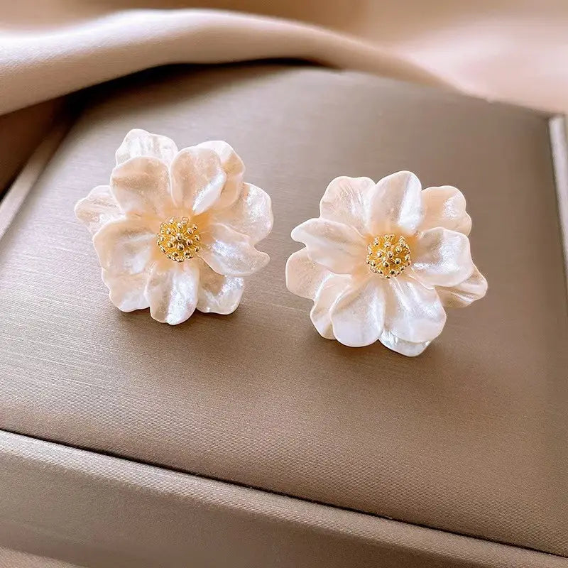 Sweet Camellia Stud Earrings