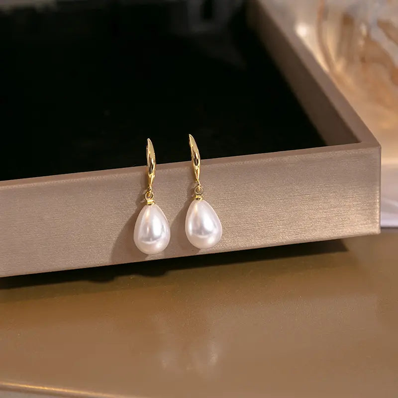 Retro Water Pearl Drop Earrings