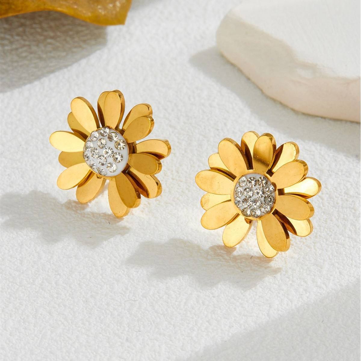 Daisy Flower Stud Earrings