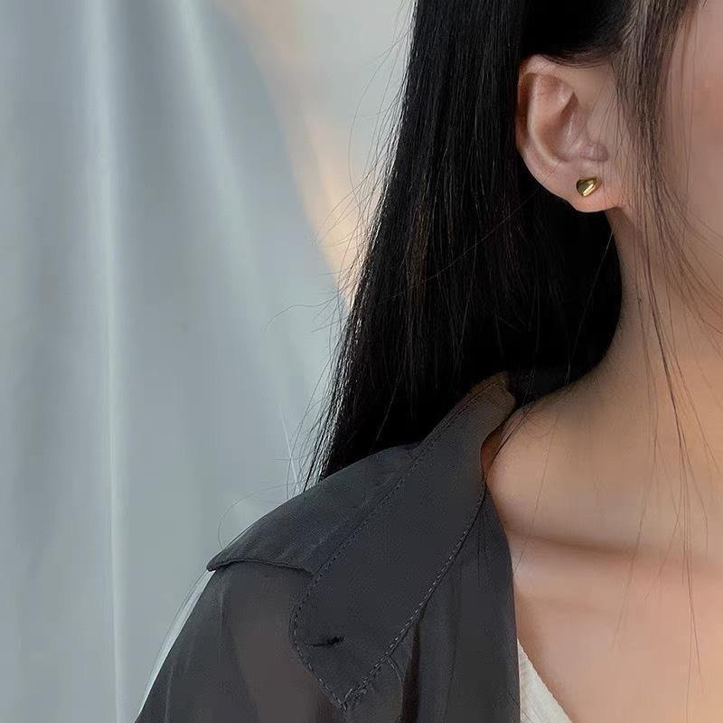Golden Heart Glow Studs