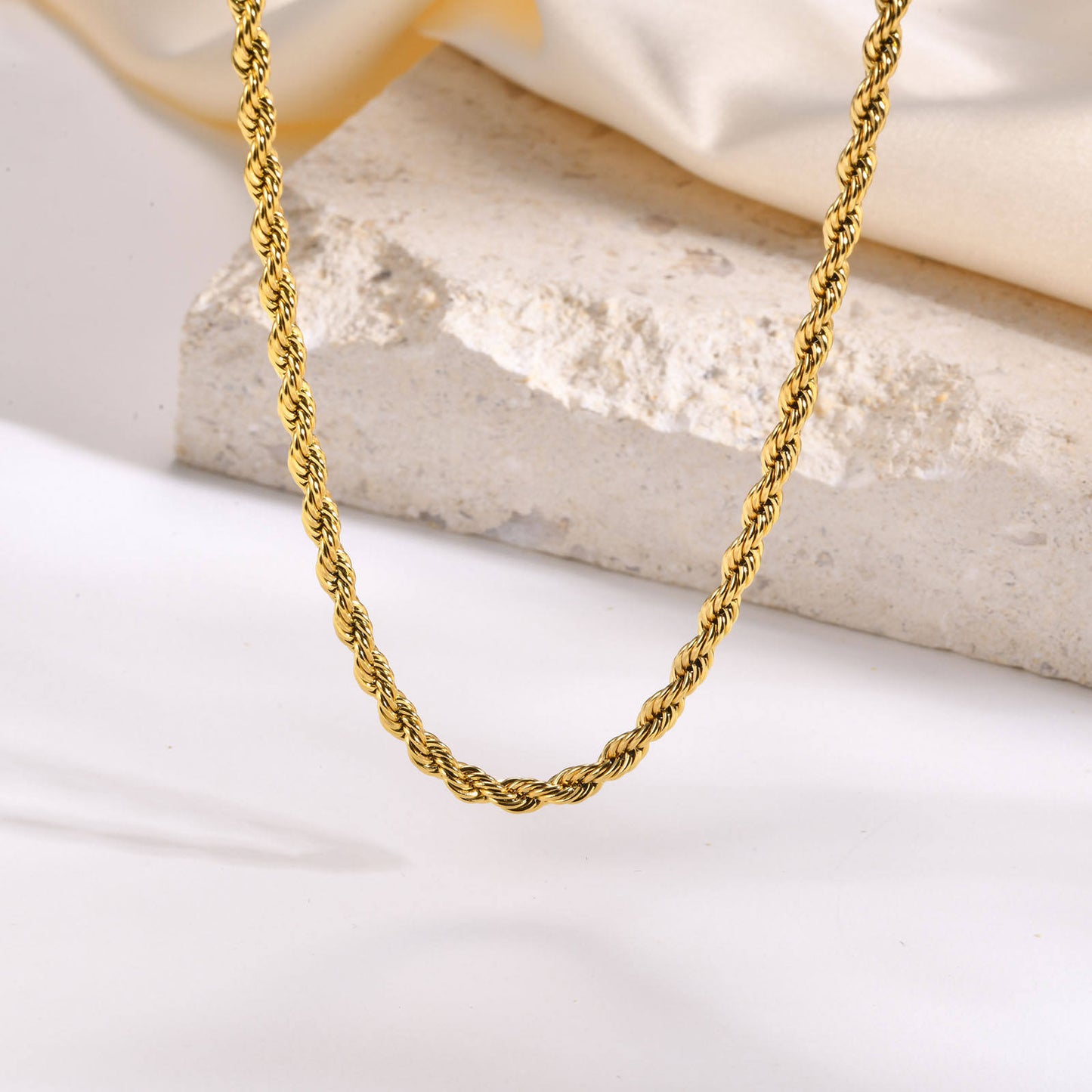 Golden Rope Twist Chain – Anti-Tarnish