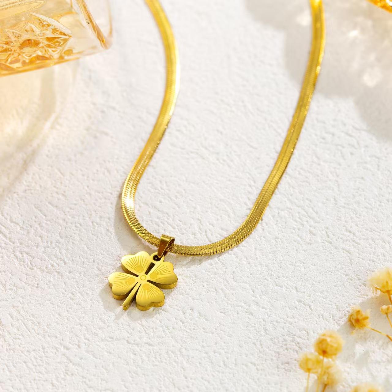 Clover Pendant Necklace