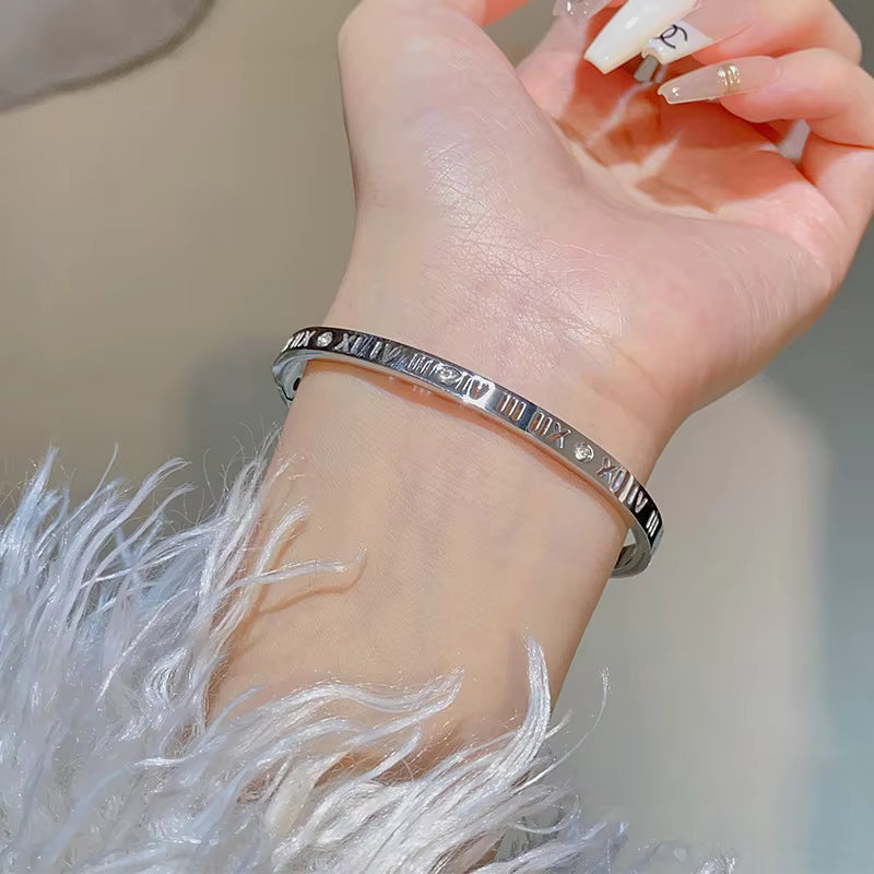 Roman Numbers Pearly Unisex Bangle Bracelet – Anti-Tarnish - BlingVows - Best Imitation & Anti Tarnish Jewelry Wholesaler