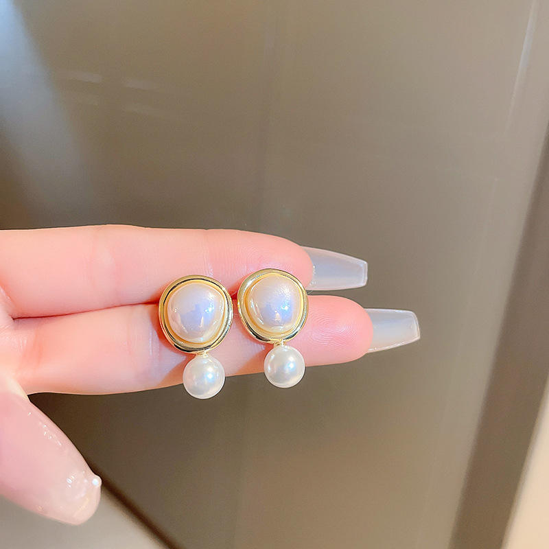 Korean Dual Pearl Circle Stud Earrings