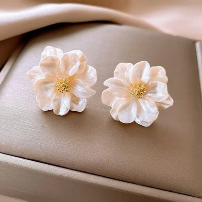 Sweet Camellia Stud Earrings