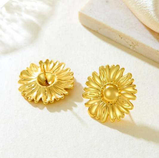 Gold Daisy Flower Stud Earrings