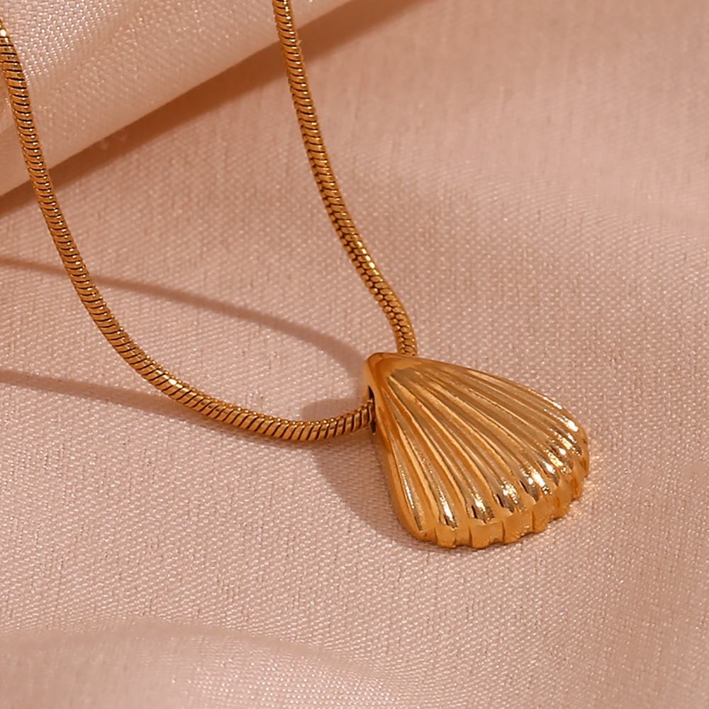 Gold Shell Pendant Snake Chain Necklace