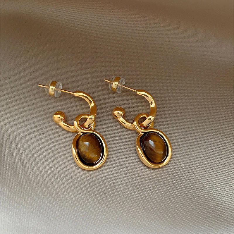 Gold Oval Amber Stone Drop Earrings