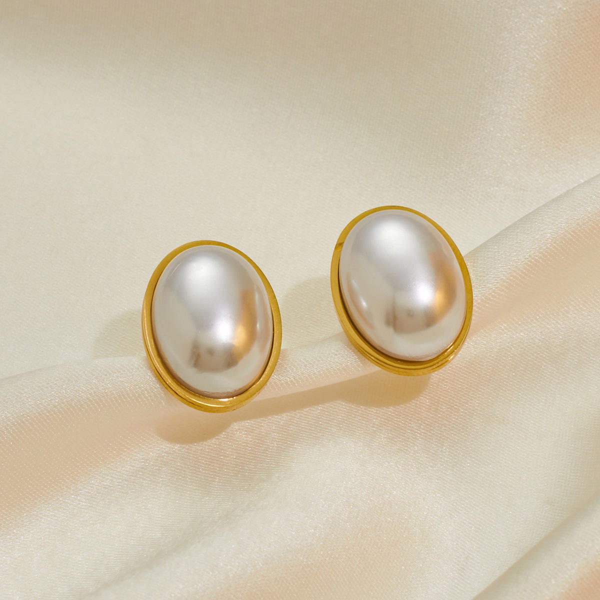 Gold Oval Pearl Stud Earrings