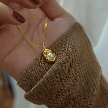 Elegant Pearl Drop Gold Pendant Necklace