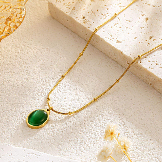 Green Stone Pendant Necklace