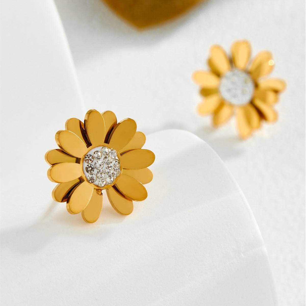 Daisy Flower Stud Earrings