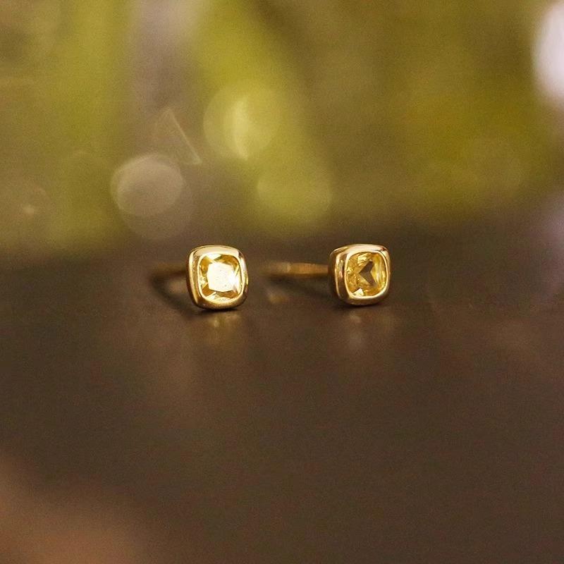 Minimal Square Crystal Stud Earrings