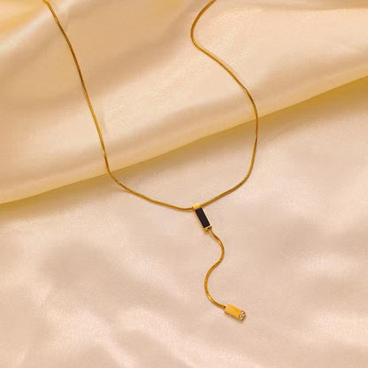 Noireline Drop Pendant Necklace