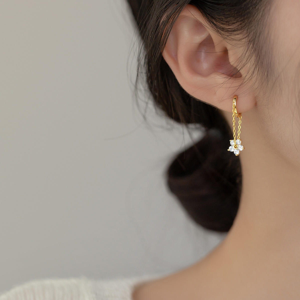 Dainty Floral Drop Earrings