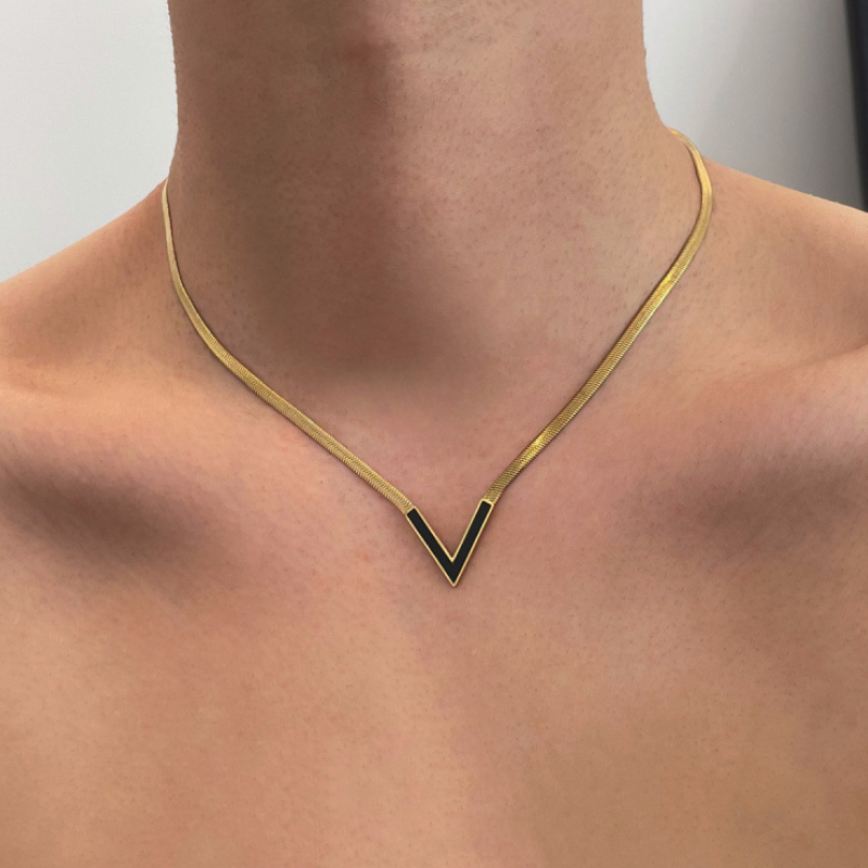 Joint V Pendant Necklace
