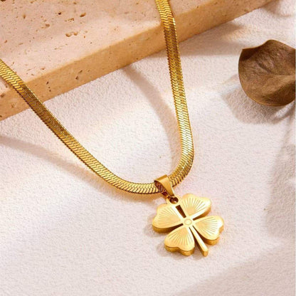 Clover Pendant Necklace
