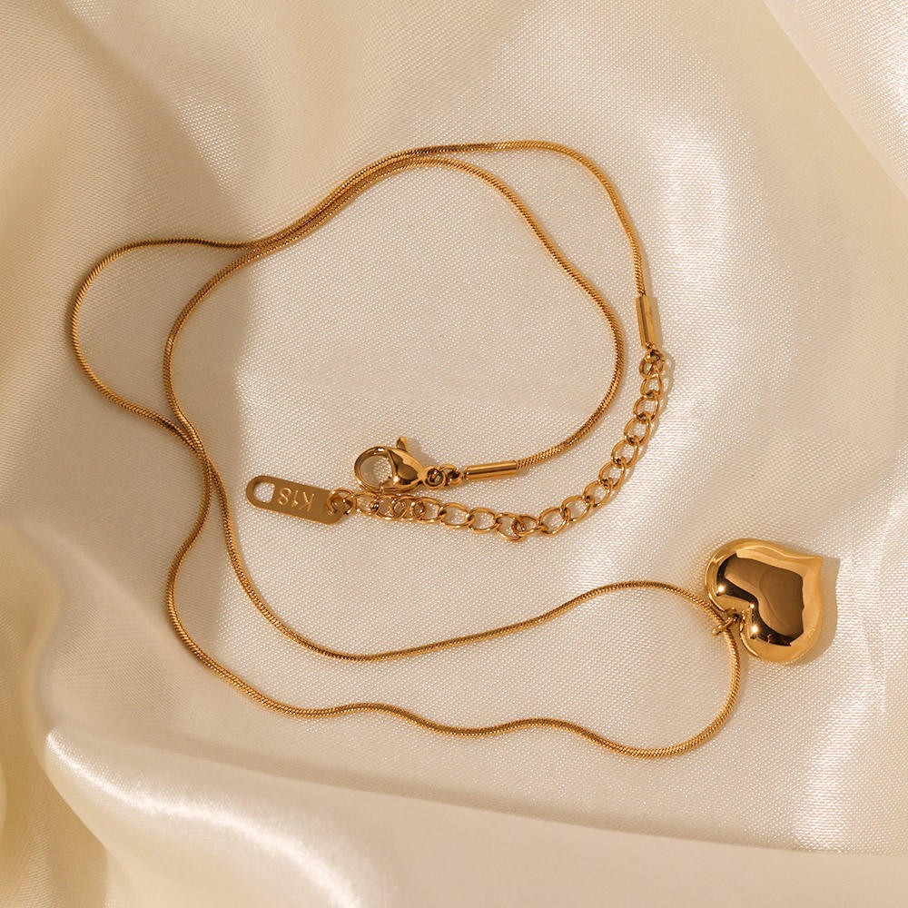 Lumière Heart Pendant Necklace