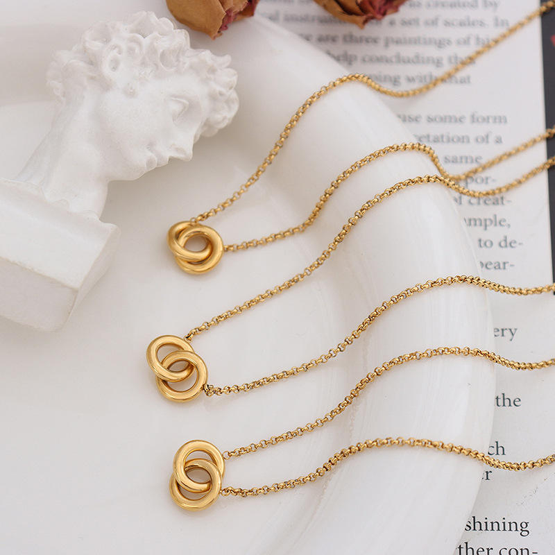 Double Ring Pendant Necklace