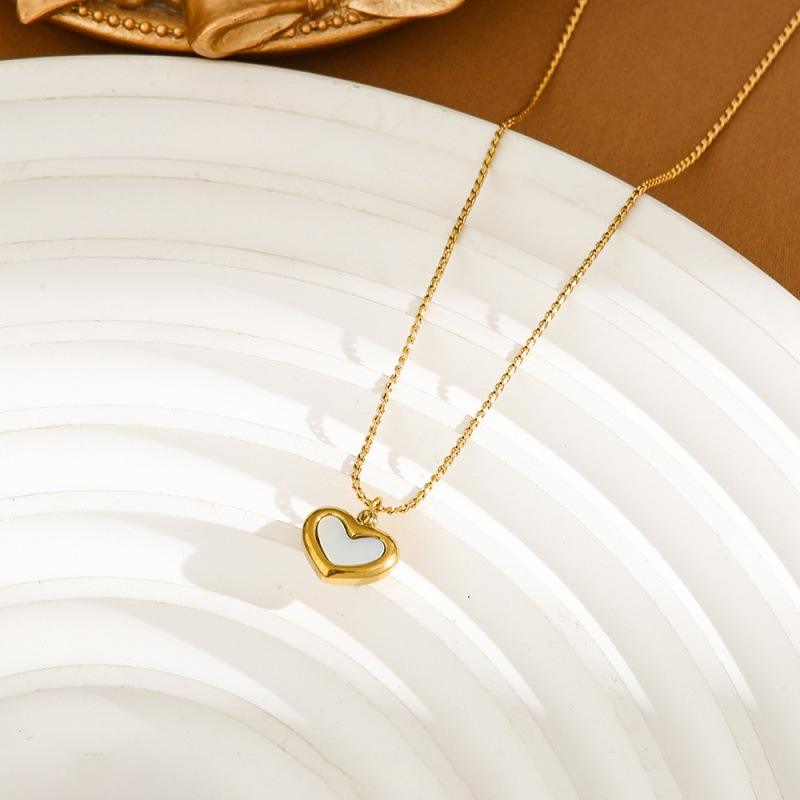 Gold Heart Pendant Chain Necklace