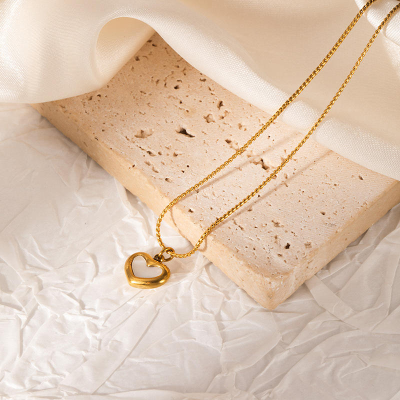 Gold Heart Pendant Chain Necklace