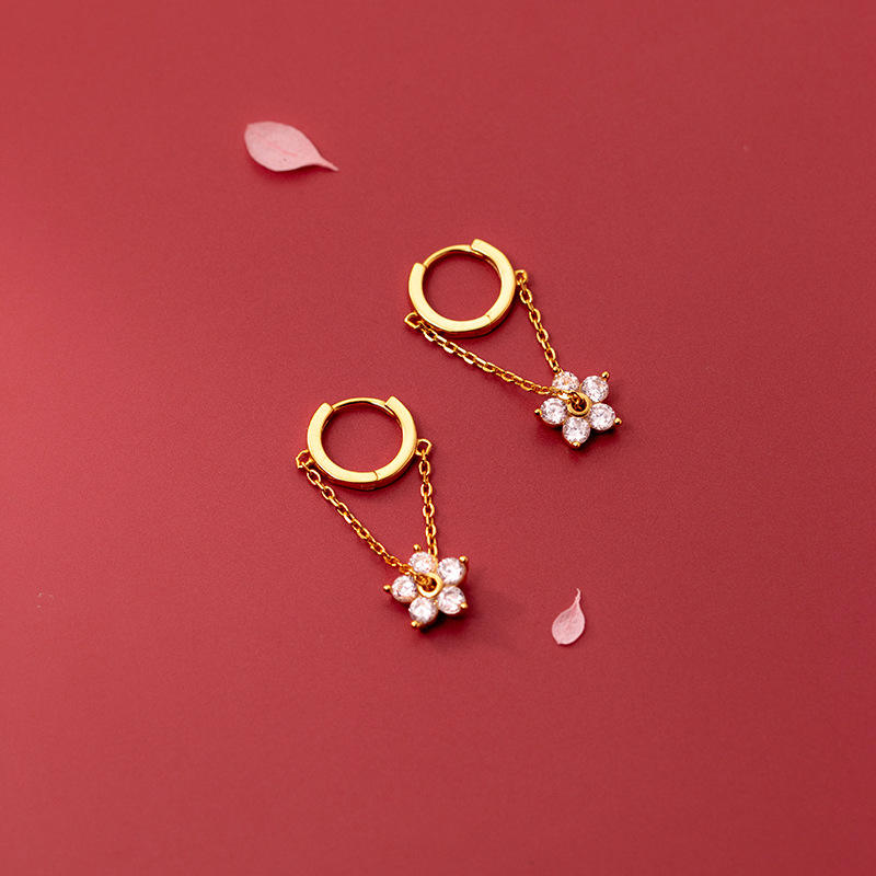 Dainty Floral Drop Earrings