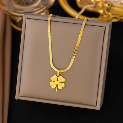 Clover Pendant Necklace