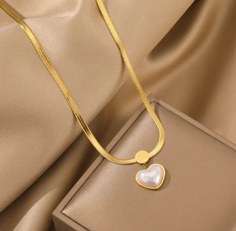 Love Heart Shaped Pearl Pendant Necklace - BlingVows - Best Imitation & Anti Tarnish Jewelry Wholesaler