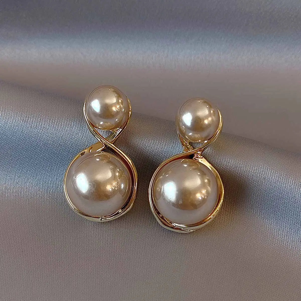 Pearl Earrings Women Pearls Stud Earrings - BlingVows - Best Imitation & Anti Tarnish Jewelry Wholesaler