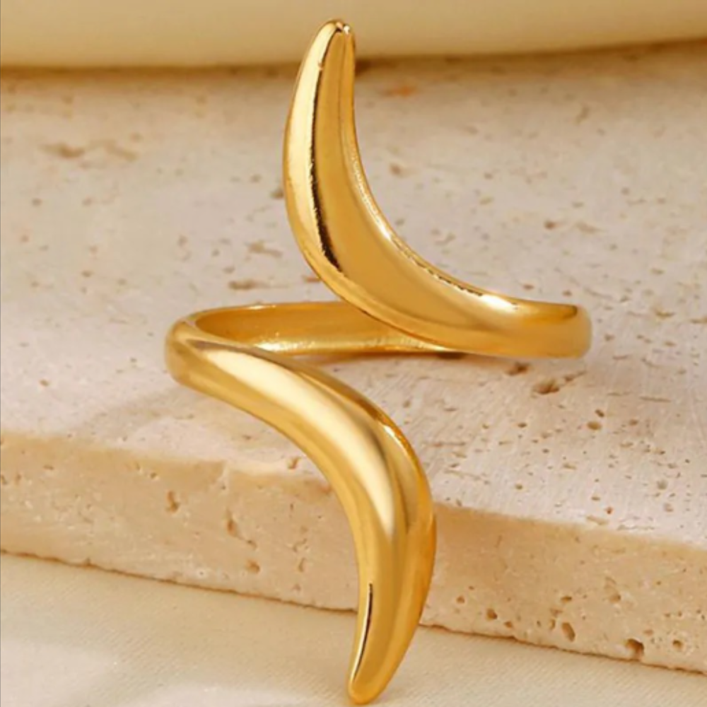 Serpentine Line Ripple Ring - BlingVows - Best Imitation & Anti Tarnish Jewelry Wholesaler