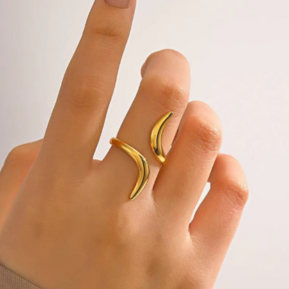 Serpentine Line Ripple Ring - BlingVows - Best Imitation & Anti Tarnish Jewelry Wholesaler